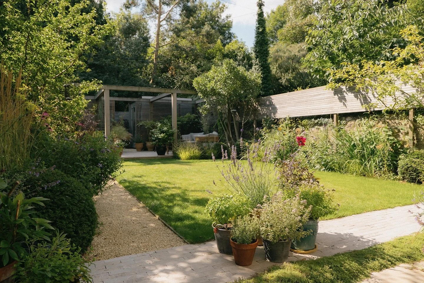 Georgian Town house with contemporary family garden

The clients were looking for a garden that was green, immersive and stylish to create a sanctuary in their central Bristol location. Aside from this, there were numerous practical requirements to a