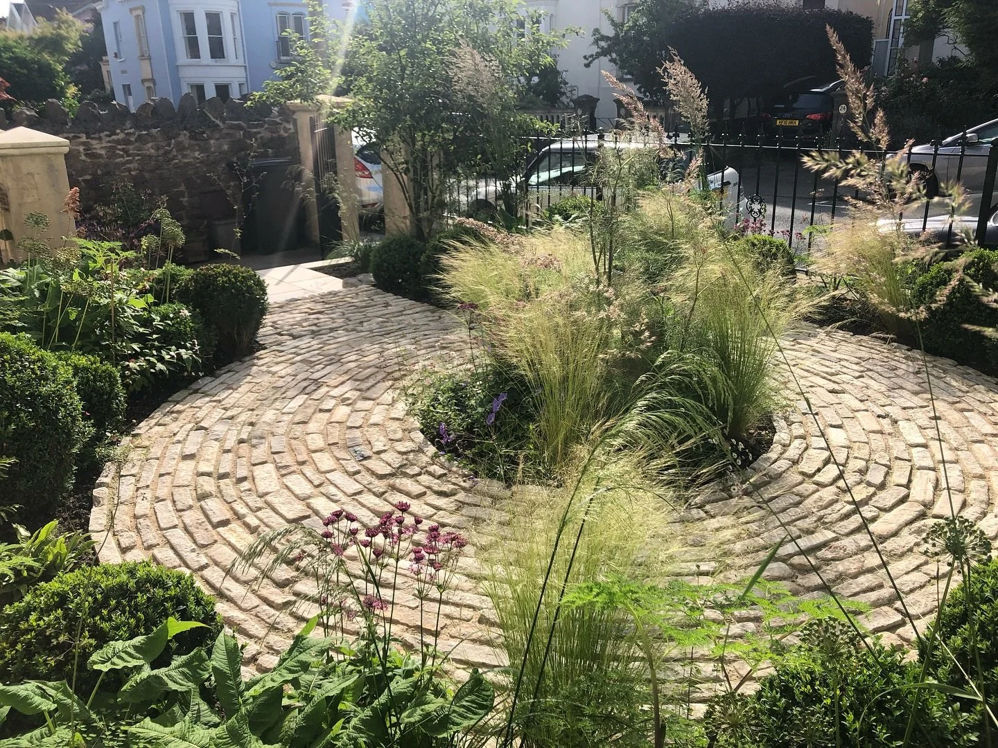 Semi detached Georgian Villa

Lovely to have the opportunity to work with the new Home owners of this garden I designed many years ago. 

We will be looking at replanting the front garden largely due to the destruction of the box by the box caterpill