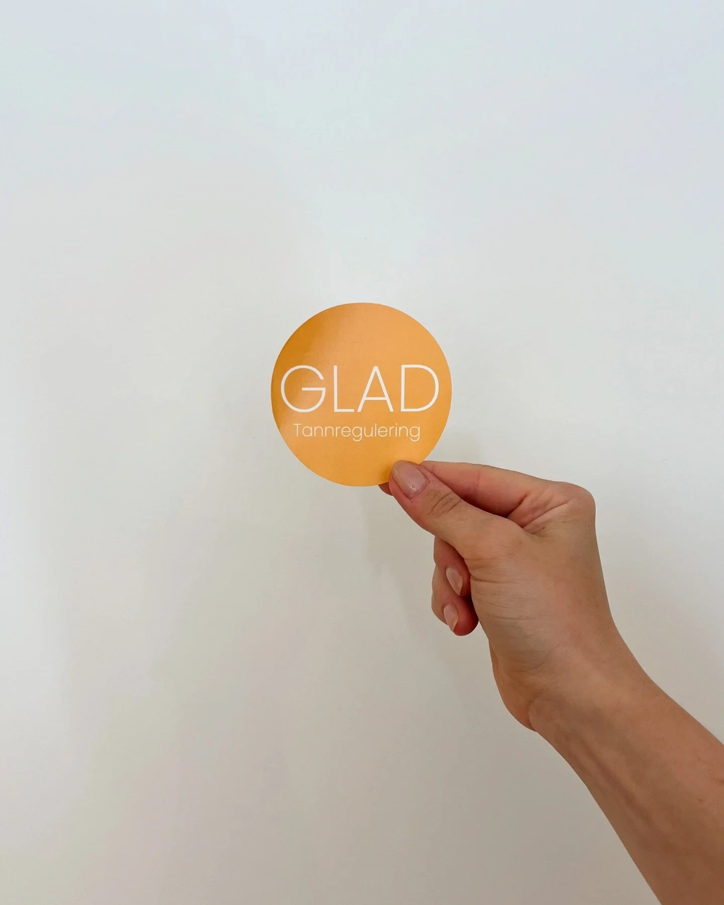 🌼 Velkommen tilbake! Vi er endelig p&aring; klinikken igjen etter sommerferie, og klare for &aring; ta i mot pasienter! 
V&aring;re &aring;pningstider er:

🗓️ Mandag: 11-18
🗓️ Tirsdag &amp; onsdag: 08:30-15:30
🗓️ Torsdag: Stengt
🗓️ Fredag: 08:30