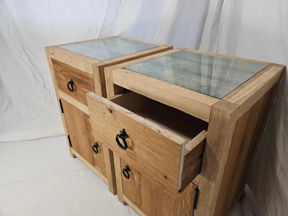 Houten-nachtkastjes-met-lade-schuinaanzicht.jpg