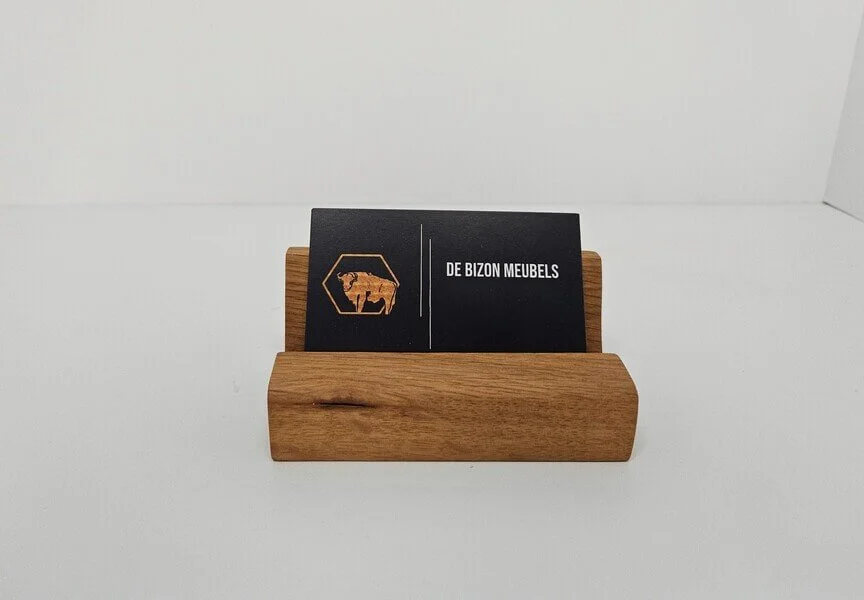 Visitekaart-houder-eiken-voor.jpg