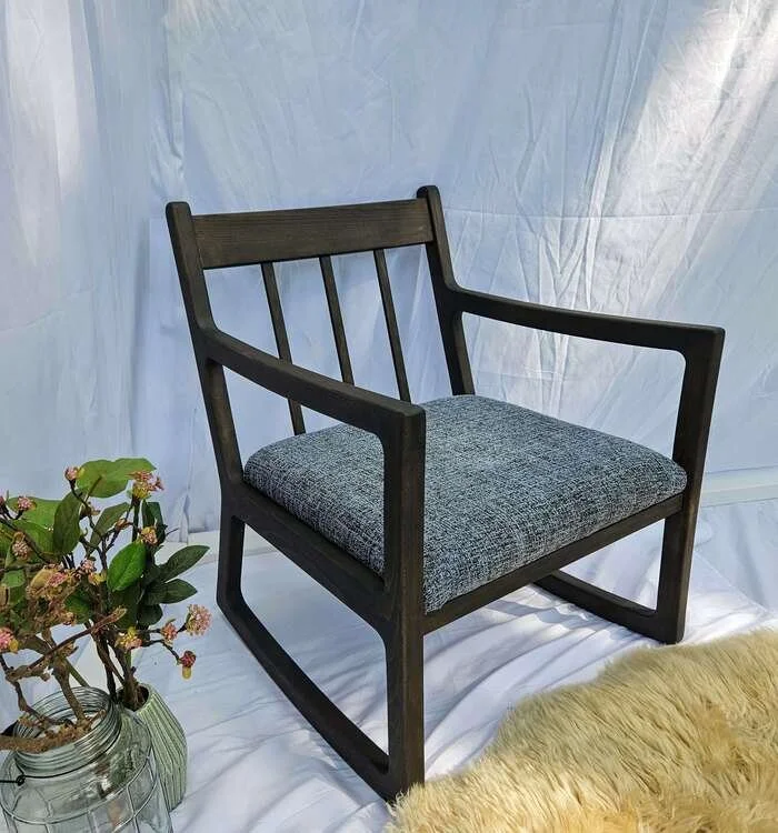 Schommelstoel hout modern.jpg