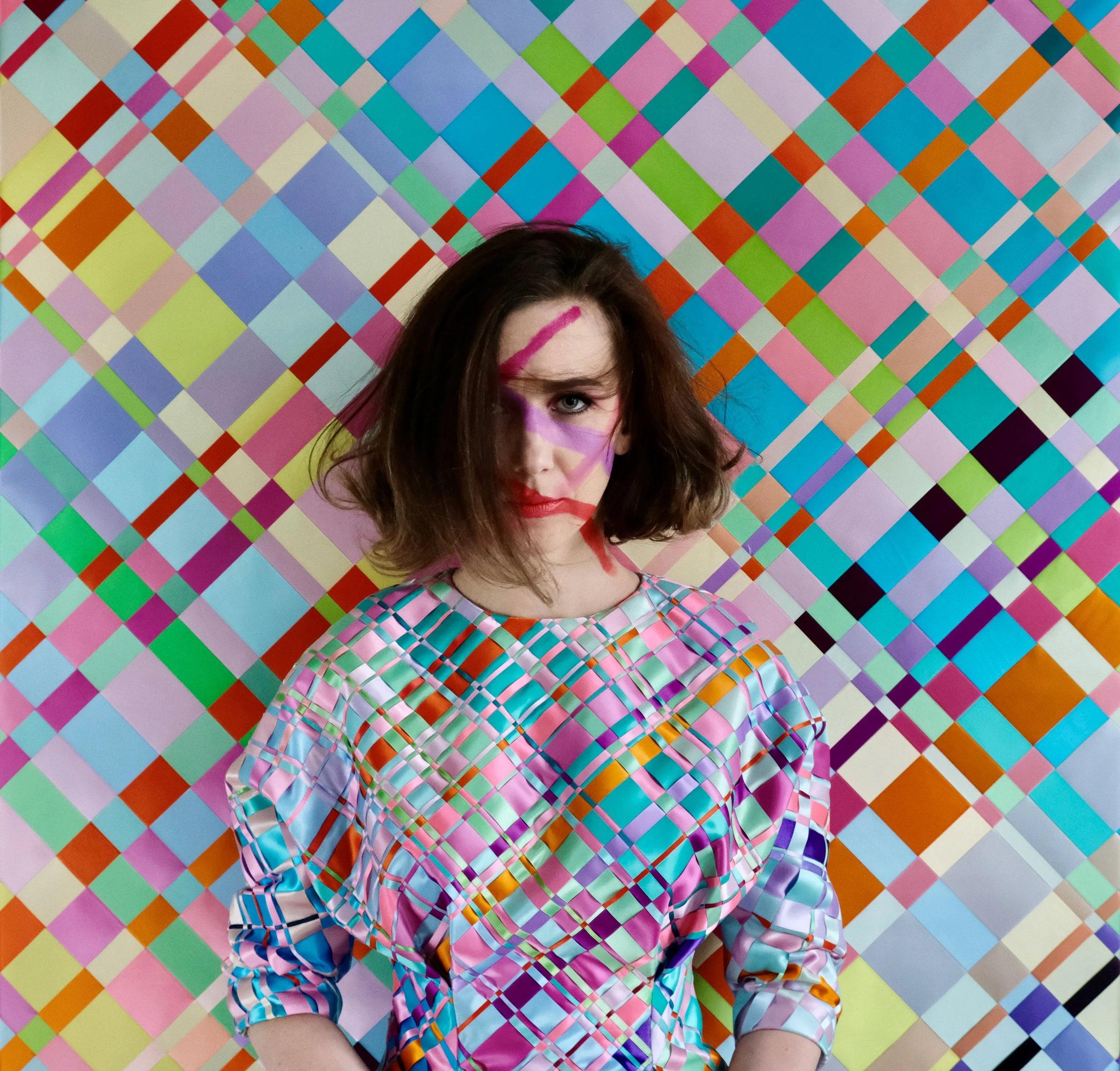 Utstilling: “Røtter og lånte fjær” Ingunn Birkeland