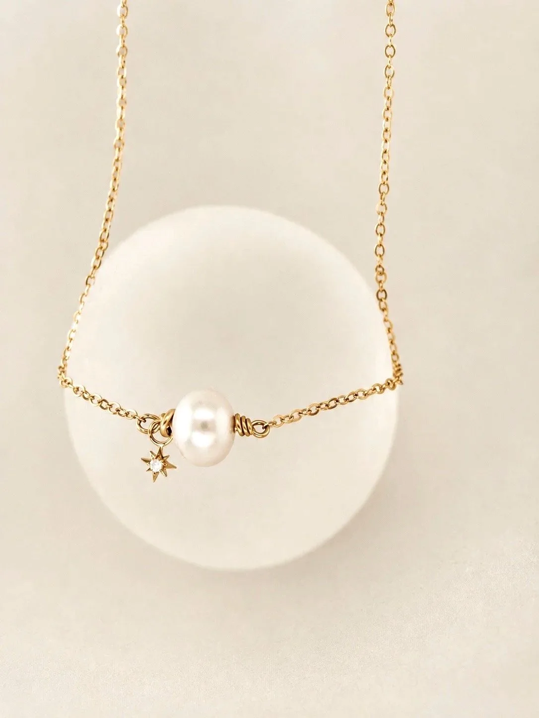 lucky+star+pearl+choker+necklace.jpg
