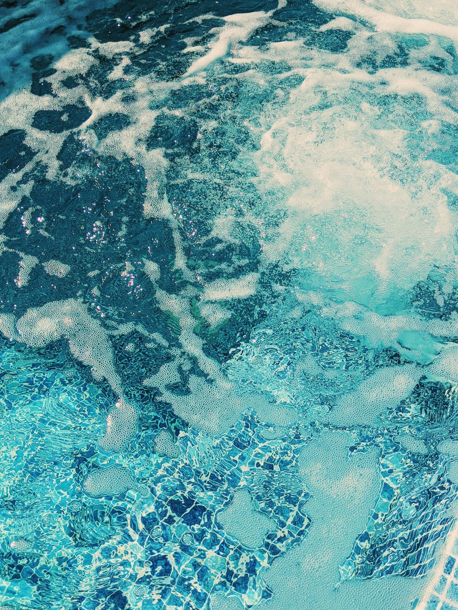 It may seem early, but we're ready for pool season. Get on the schedule now for spring openings and skip the rush. 🕶

#Endepth #Louisville #Bardstown #PoolCleanUp #poolservicecompany