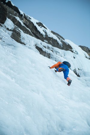 dani-arnold-eisklettern-free-solo-4.jpg