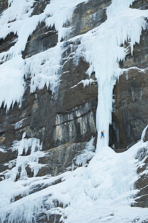 dani-arnold-eisklettern-free-solo-5.jpg