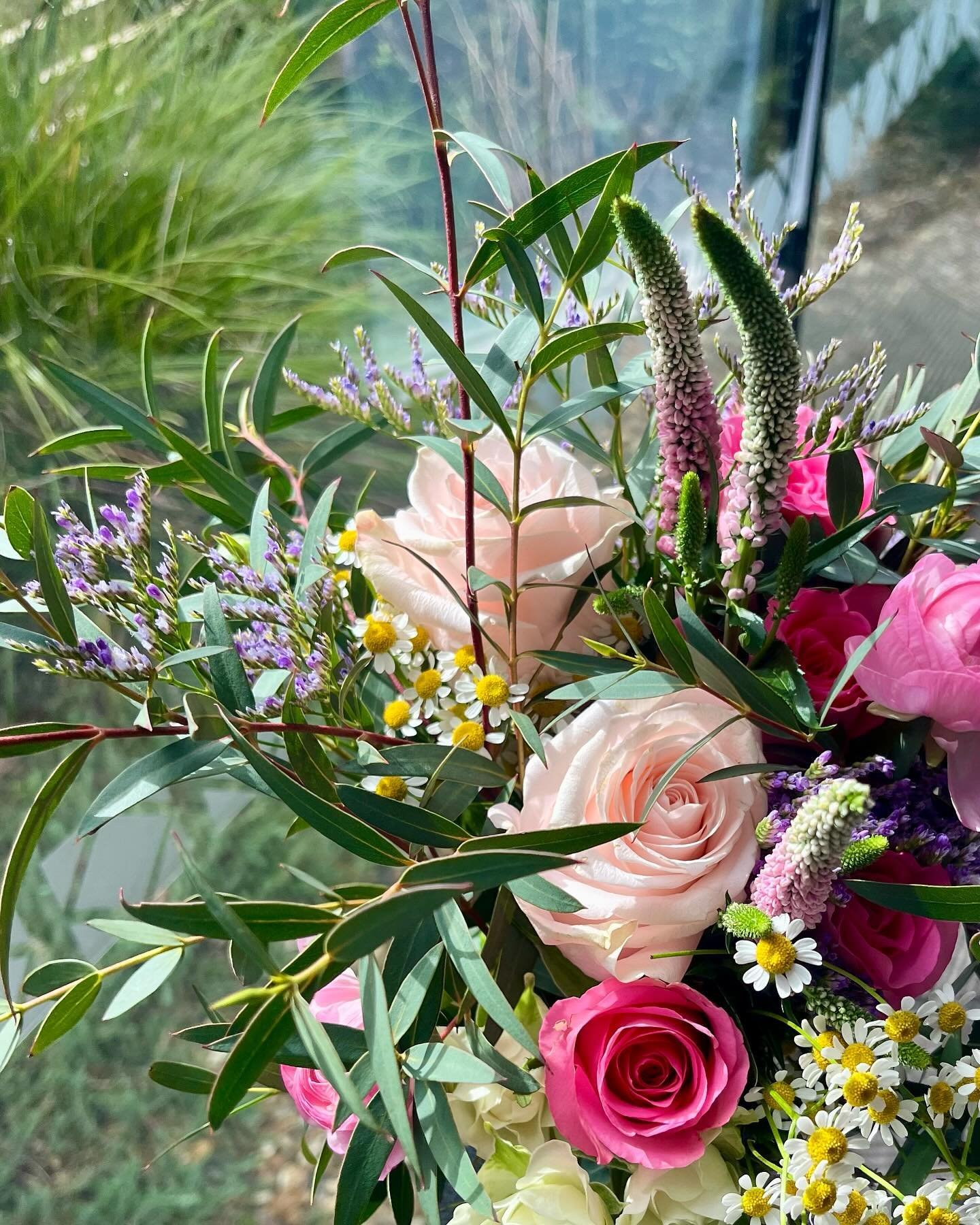 Wishing for sunshine this weekend! Studio open Saturday 10-4pm, be sure to pop down for takeaway bouquets. Sunday we're off to Clawd Offa Farm's Wedding Fayre and we can't wait!!