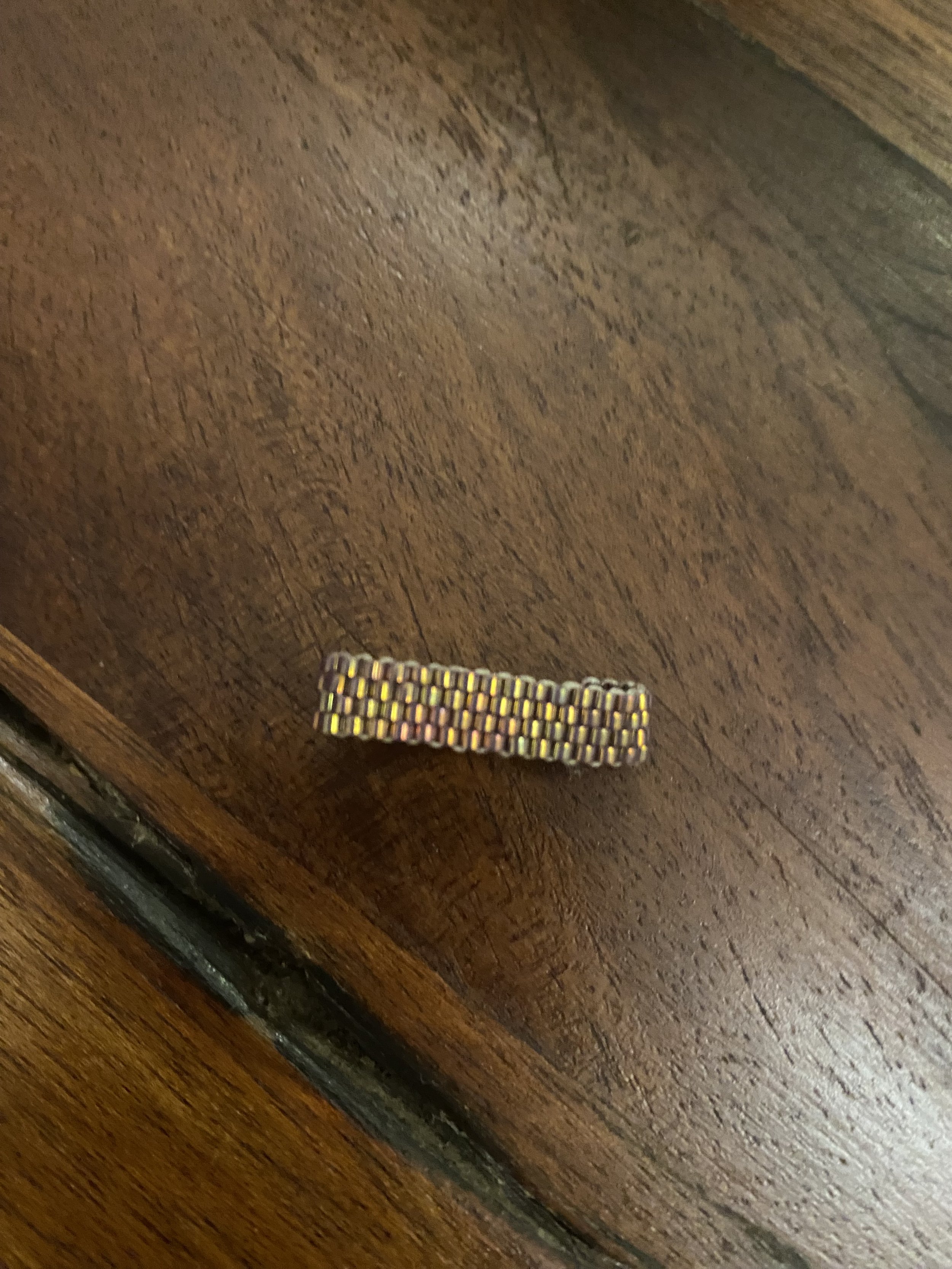 IRREDESCENT RING THIN