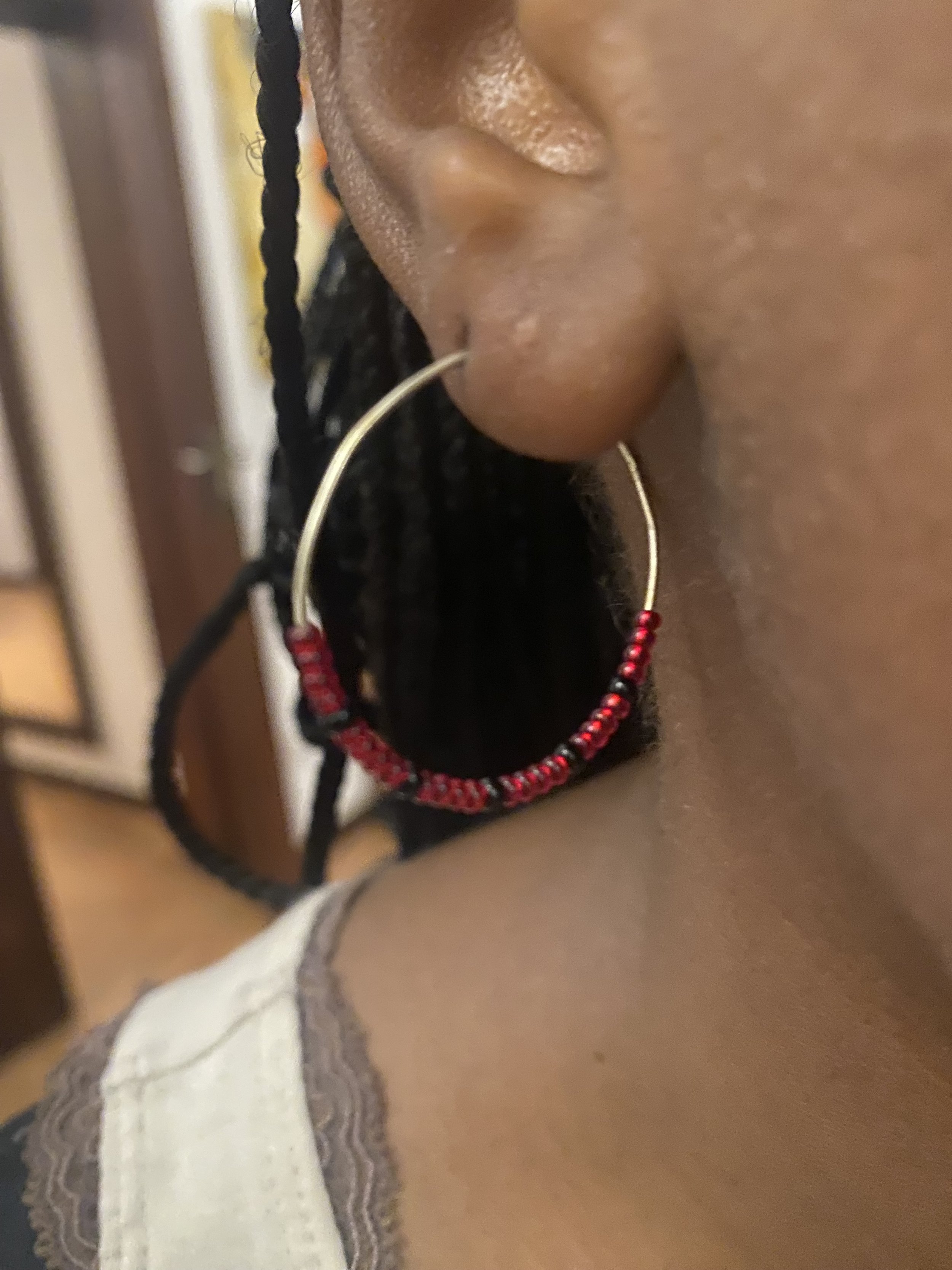 RED AND BLACK OVAL HOOPS