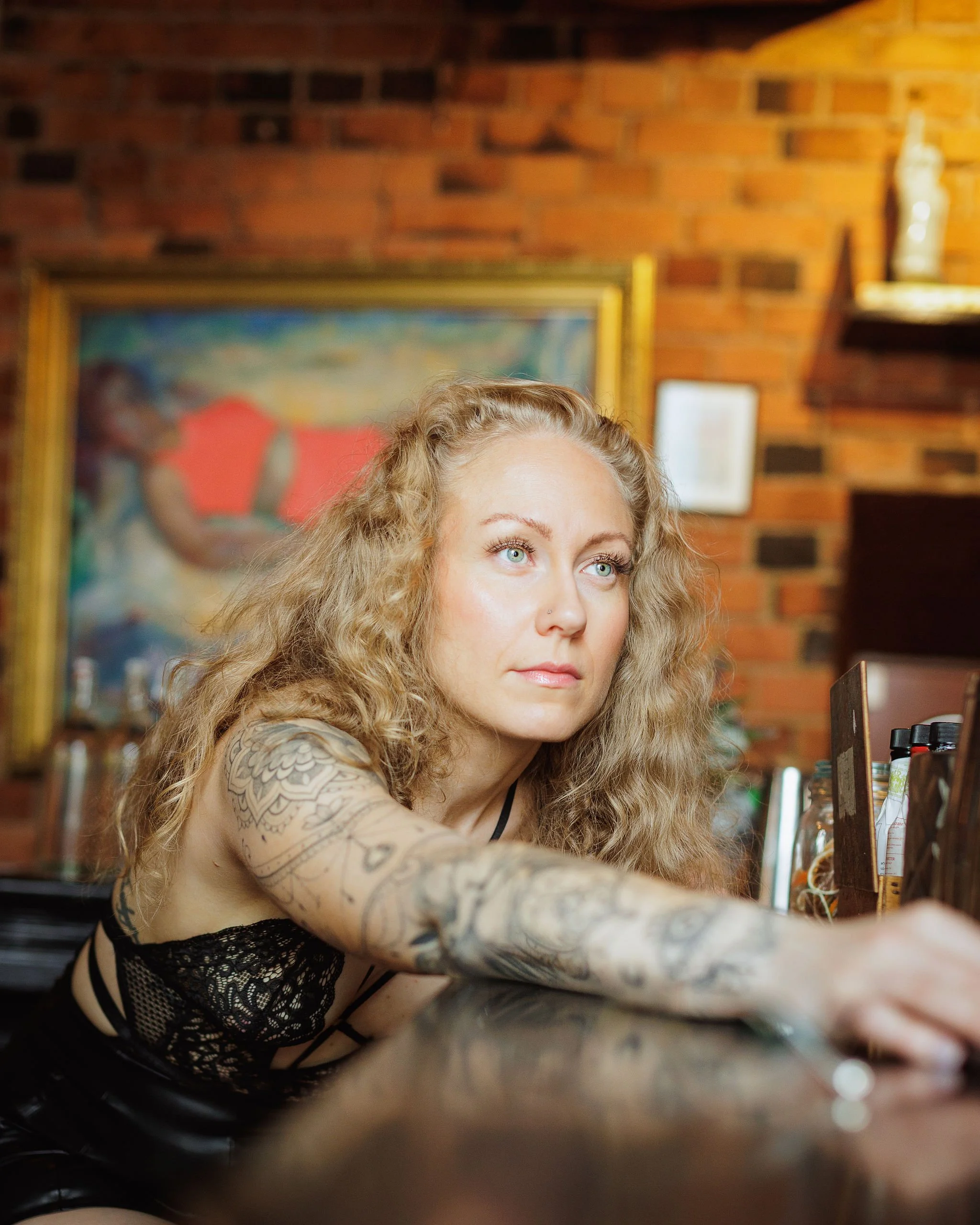 boudoirkuvausta baarissa.jpg