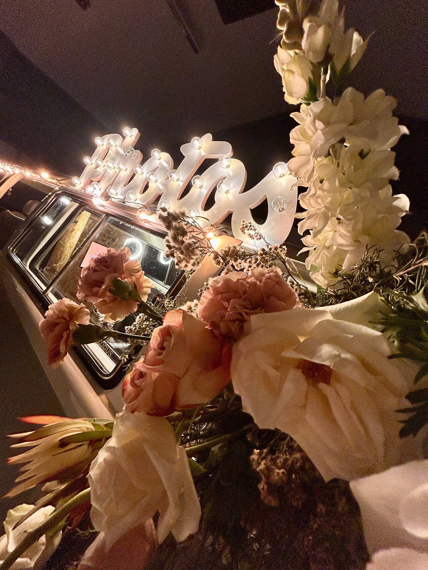 Dressed in flowers and glowing under the lights. The perfect touch of charm for a night to remember. Ollie was made for moments like this 🚌 ✨🌸

Floral magic by @salvationjane_ct at the always beautiful @theconservatoryinfranschhoek.