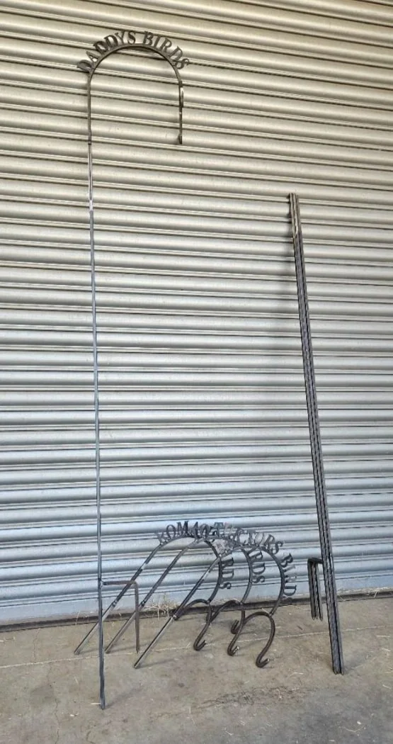 Bird feeder hanger