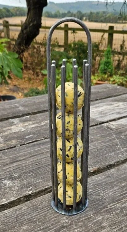 Bird feeder