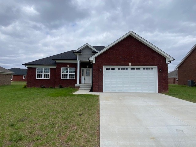 🌷🏡🪻Let&rsquo;s go take a look at this Great New Construction home 🏡 built by Gaffney Custom Homes LLC &amp; offered by Mike &amp; Kathy Ballard of Area One Realty located at 312 Oak Grove Drive in Oak Ridge Subdivision. 
This lovely new construct