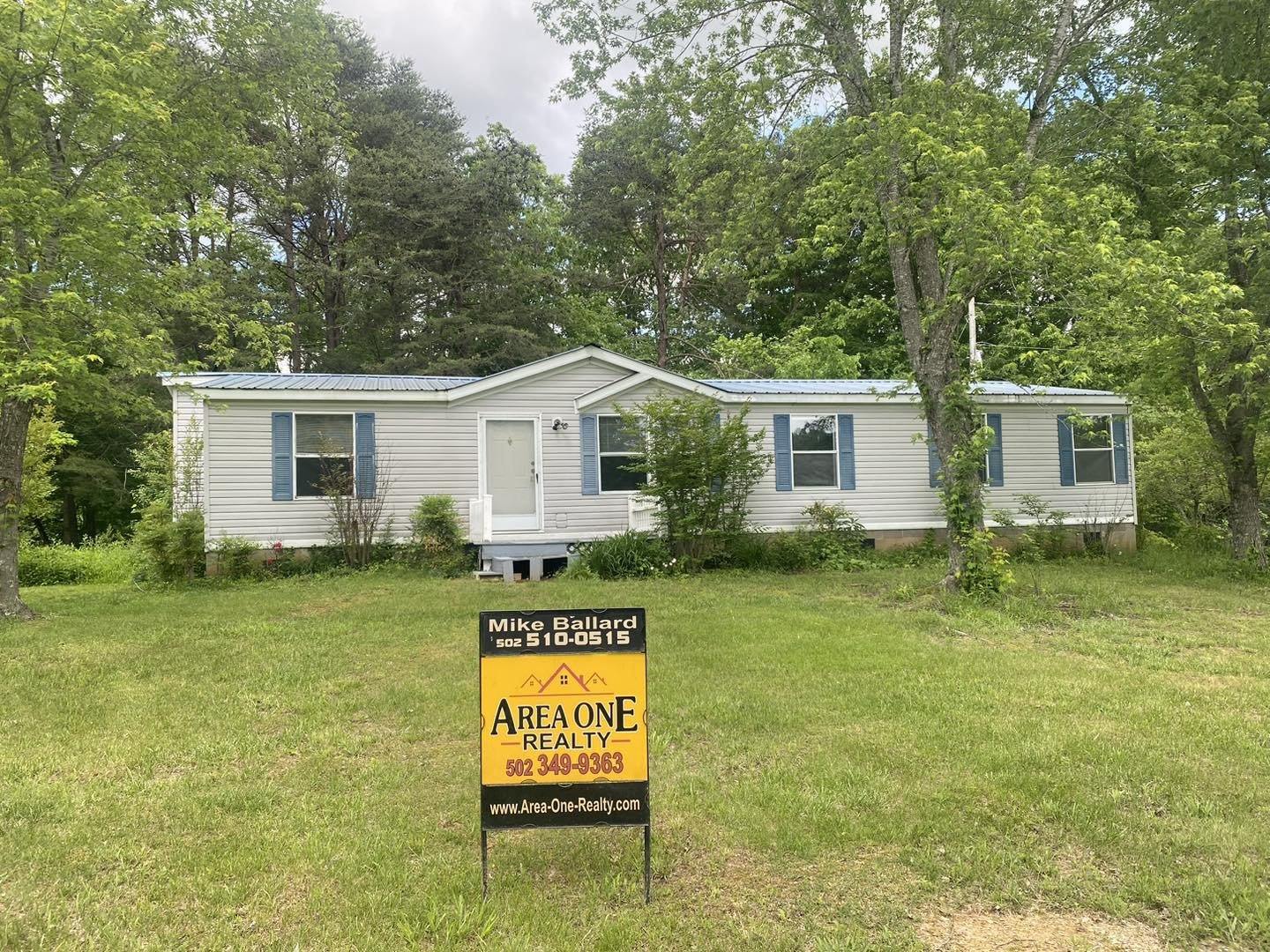 ‼️‼️NEW LISTING ‼️‼️NEW LISTING‼️‼️ Take a look at Area One Realty&rsquo;s GREAT NEW LISTING at 1115 McCubbins Lane offered by Mike &amp; Kathy Ballard

Three bedroom two bath 2001 Oakwood 28x60 manufactured home on 5.74 quiet country acres in Nelson