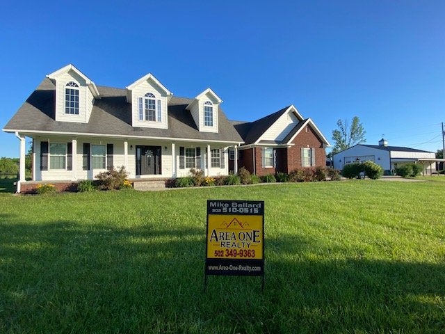 ‼NEW LISTING ALERT‼ NEW LISTING ALERT‼ NEW LISTING ALERT 
Check out Area One Realty's Newest Listing at 6808 Loretto Rd in Bardstown, Ky!  Great 10.74 Acre Mini Farm located in quiet country atmosphere of Nelson County!  3BR 2.5BA brick &amp; vinyl r