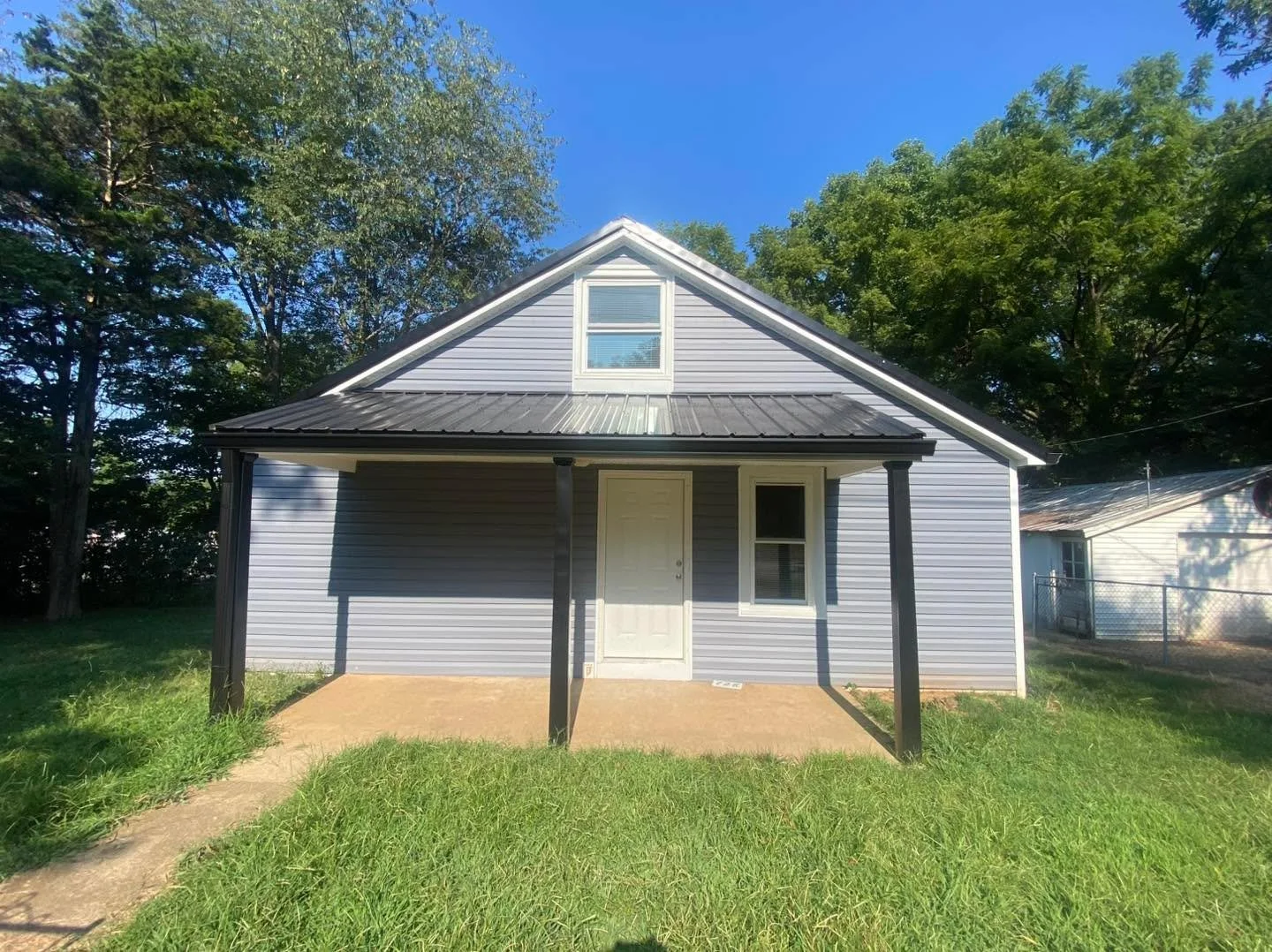 🏡🎃 Let’s go take a look at Area One Realty’s GREAT Listing at 728 Beechwood Ave. located in the heart ❤️ of historic Bardstown, Ky offered by Mike & Kathy Ballard !  Excellent opportunity to OWN cheaper than RENTING! 🎃🏡
This GREA