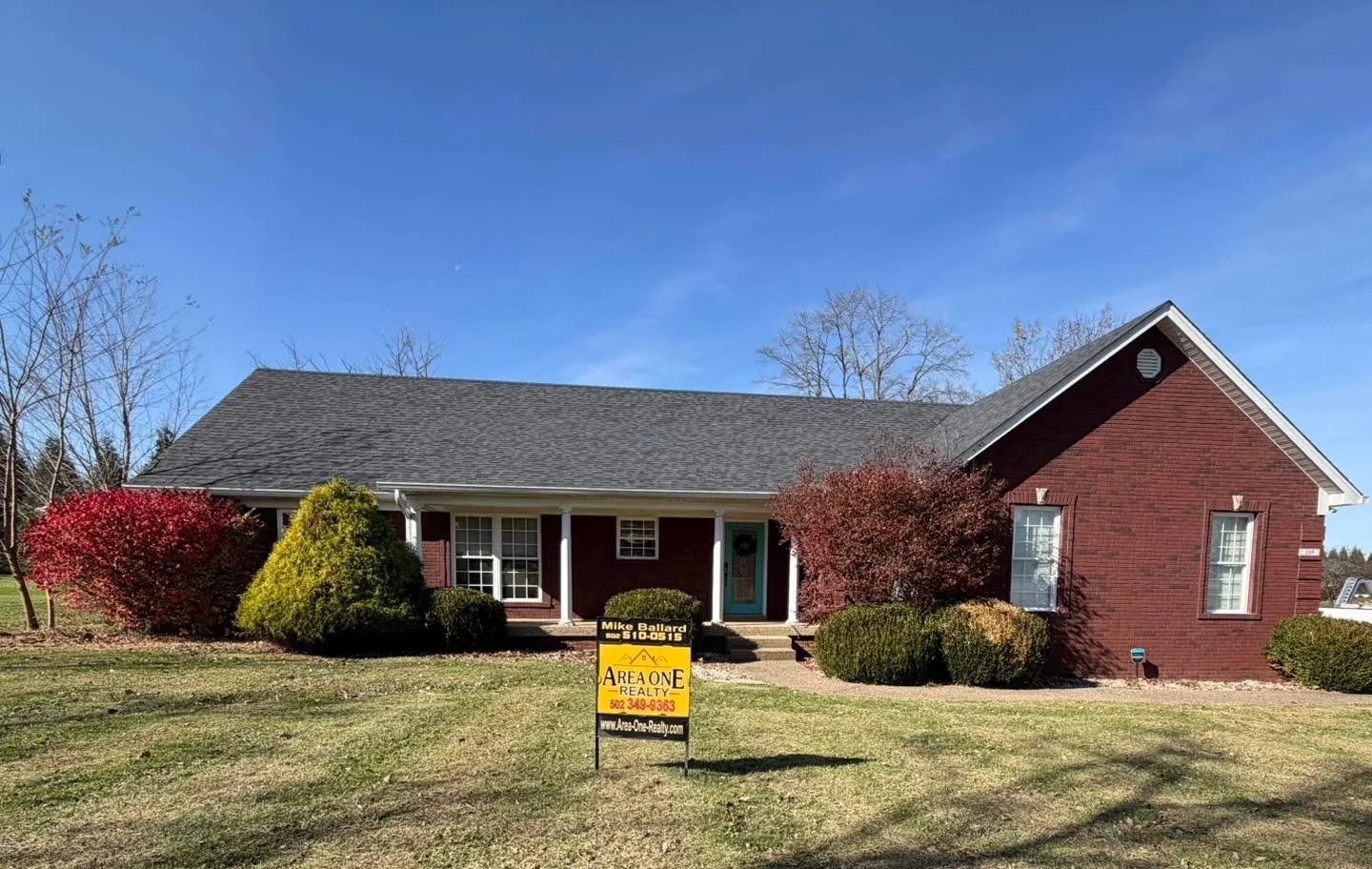 💥🏡💥 NEW LISTING ALERT 💥🏡💥

Let&rsquo;s go take a look 👀 at Area One Realty&rsquo;s NEWEST listing at 105 Deatsville Rd in Cox&rsquo;s Creek, Ky offered by Mike &amp; Kathy Ballard!!

Comfortable 3 Bedroom 2Bath brick ranch with two car side en