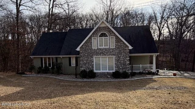 🏡🥶The weather outside is frightful 🥶 but Area One Realty&rsquo;s NEW LISTING is delightful 💕 ! Don&rsquo;t miss 3124 Yorkshire Drive located off Old Nazareth Rd in the Camelot neighborhood of historic Bardstown, Ky offered by Mike &amp; Kathy Bal