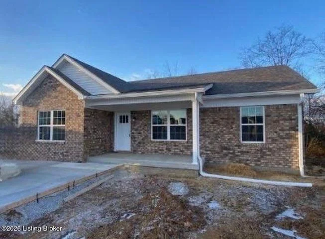 👀 🏡 Check out this lovely newly constructed &amp; quality built home 🏠 at 119 Quiet Springs Drive in the Big Springs neighborhood of The pollen in Bardstown offered by Mike &amp; Kathy Ballard👀🏡

This wonderful NEW home 🏡 offers:
🏡Three bedroo