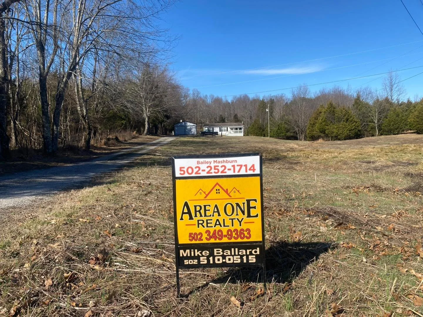 🏡💥NEW LISTING💥NEW LISTING🏡💥

Let&rsquo;s go take a look at Area One Realty&rsquo;s GREAT NEW LISTING at 1610 Stringtown Rd located in Loretto, Ky offered by Bailey Mashburn &amp; Mike Ballard. 

🏡3 Bedroom, 2 Bath modular home on permanent foun