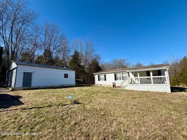 🏡🌸Quiet country living awaits you at Area One Realty&rsquo;s newest listing located at 1610 Stringtown Rd in Loretto ,Ky. Offered by Bailey Mashburn &amp; Mike Ballard 🌸🏡

 This  well maintained modular home 🏡 offers: 
🏡3 Bedrooms 🛌 
🌸2 Baths