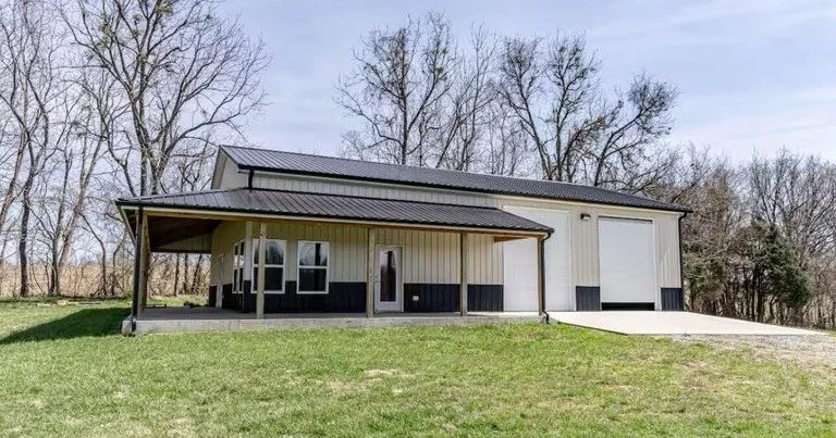 🌸🌷Spring  is almost here, and so is the hottest time of the year to buy or sell a home! 🏡 The spring market is known for fresh listings, motivated buyers, and great opportunities to make your move. Whether you're searching for your dream home, 🏡u