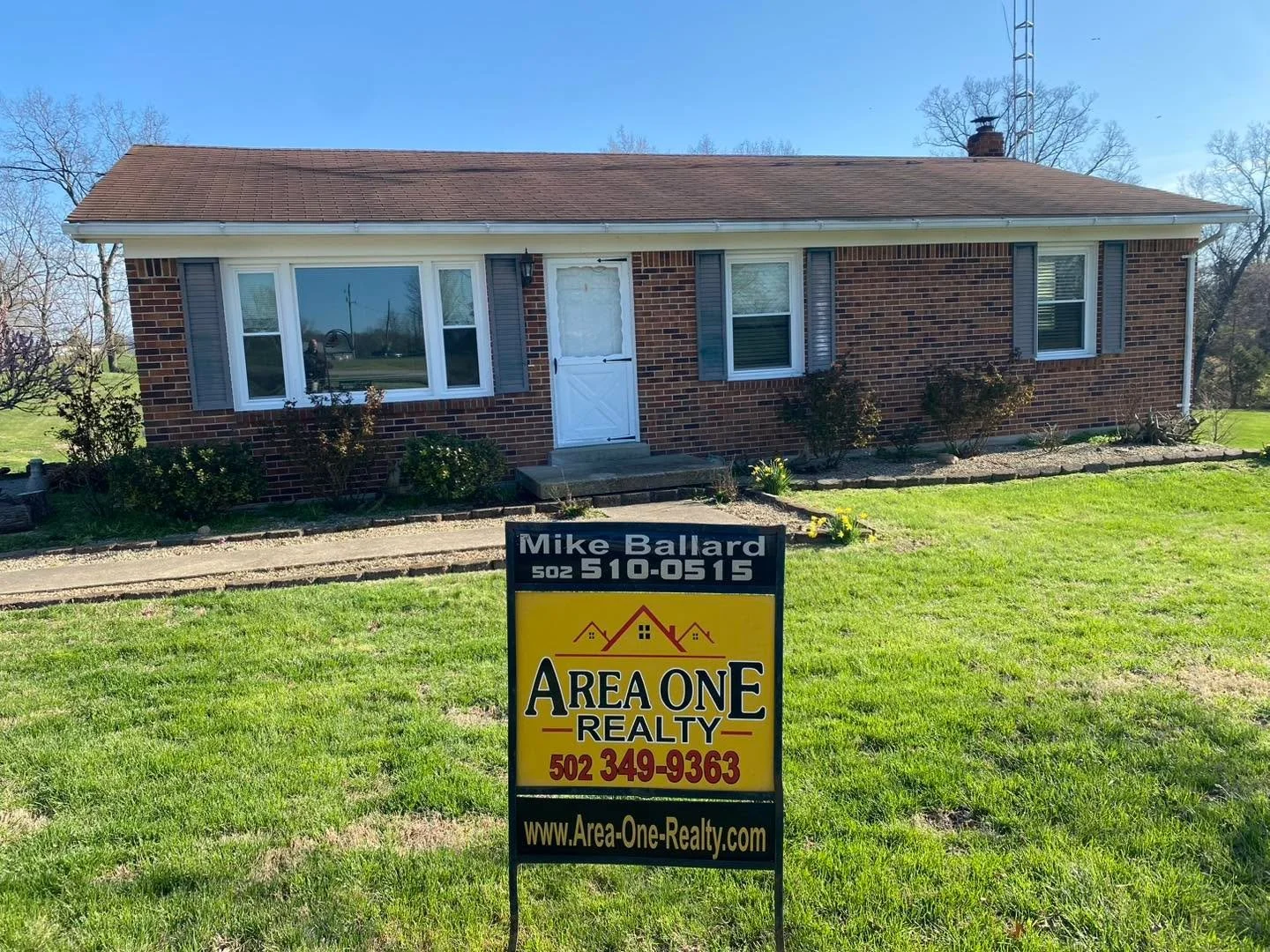 💥‼️NEW LISTING💥NEW LISTING‼️💥

🏡Check out another GREAT NEW LISTING at 3765 Holy Cross Rd in the small town community of Loretto, Ky offered by Mike &amp; Kathy Ballard of Area One Realty!🏡

🏡Three bedroom brick ranch with unfinished basement &