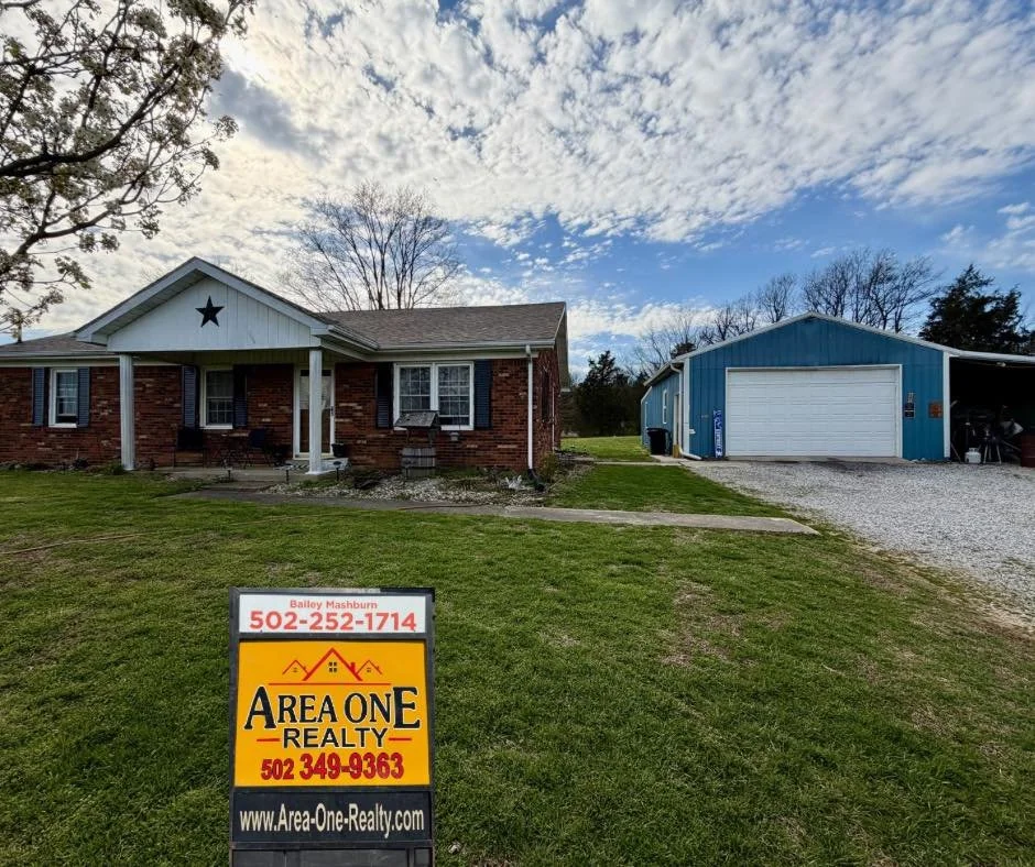 💥🏡NEW LISTING💥NEW LISTING🏡💥

💥‼️It&rsquo;s a Great Day at Area One Realty with Another NEW LISTING at 895 McLain Ave located in the small town community of Springfield, Ky offered by Bailey Mashburn‼️💥

🏡Three bedroom one bath brick ranch sty
