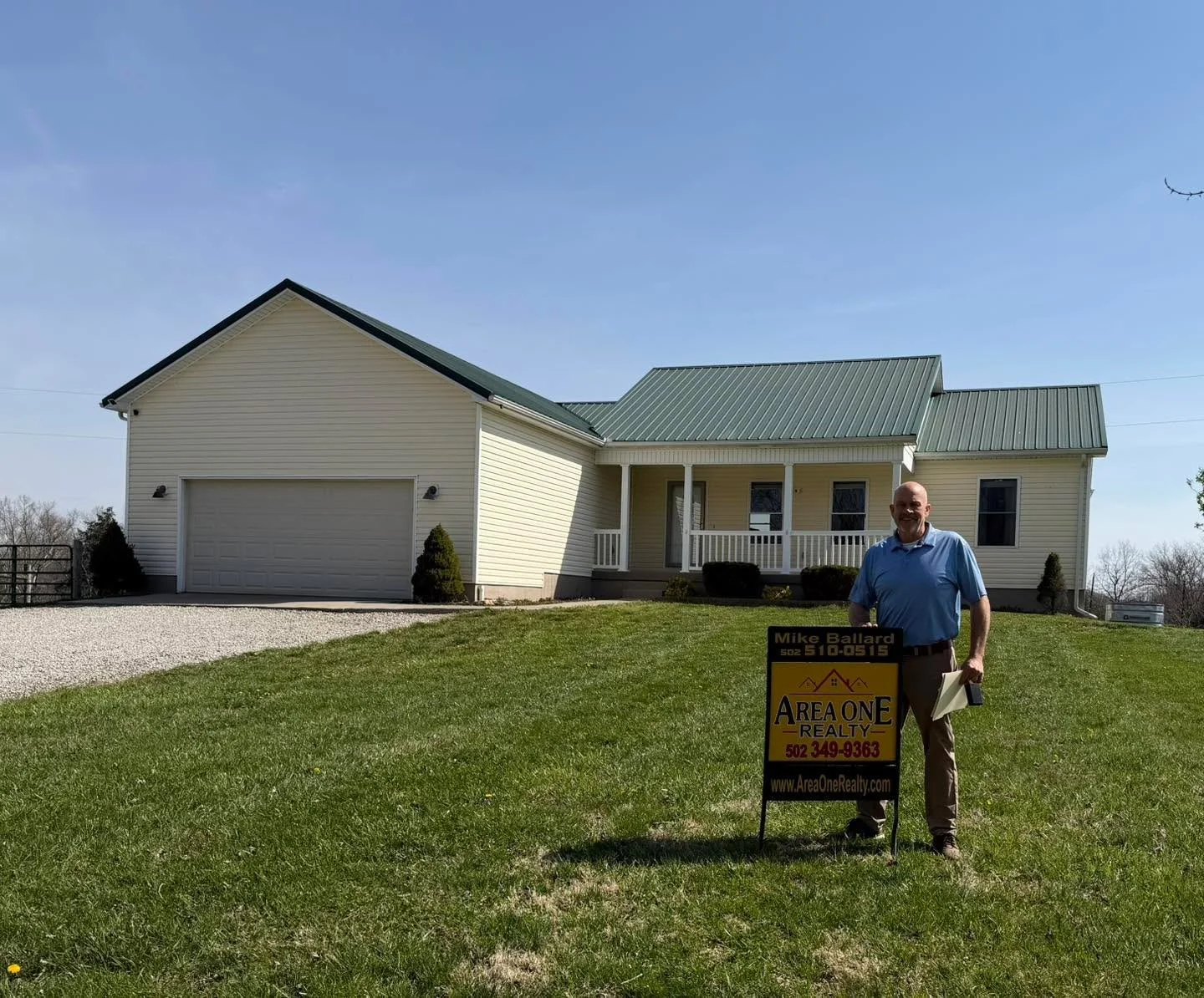💥NEW LISTING💥NEW LISTING💥 

🌷🏡Area One Realty has a GREAT NEW LISTING at 3536 Jim Clark Rd located in New Haven, Ky offered by Mike &amp; Kathy Ballard🏡🌷

🏡🌷Spacious &amp; comfortable  five bedroom three bath vinyl ranch with finished walkou