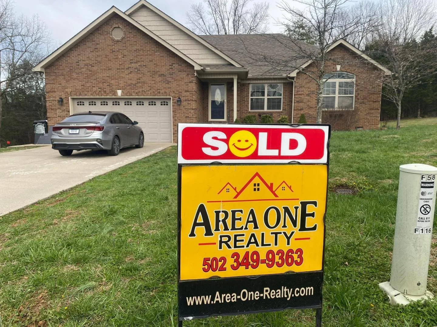 ‼️🥳SOLD‼️🥳SOLD‼️🥳SOLD‼️🥳
Another GREAT Bardstown home 🏡 SOLD by Mike &amp; Kathy Ballard of Area One Realty! 

Congratulations 🎈🎉🎊 to our wonderful sellers! We appreciate you putting your trust &amp; confidence in Area One Realty to get your 