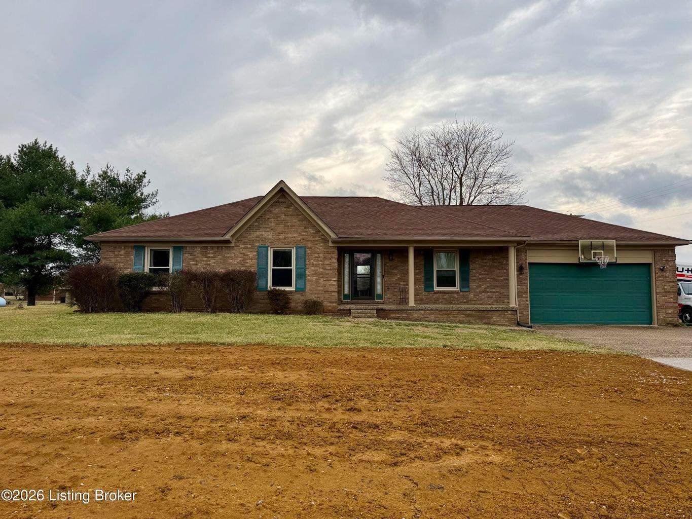 🐰 Hop on over to Area One Realty &amp; Let&rsquo;s go take a look 👀 at 6269 New Shepherdsville Rd in Cox&rsquo;s Creek, Ky offered by Bailey Mashburn🏡🌷

This GREAT home 🏡 offers:
🏡 Three bedrooms 🛌 
🌷 Two Baths 🛀 
🏡 Two car 🚙 attached gara