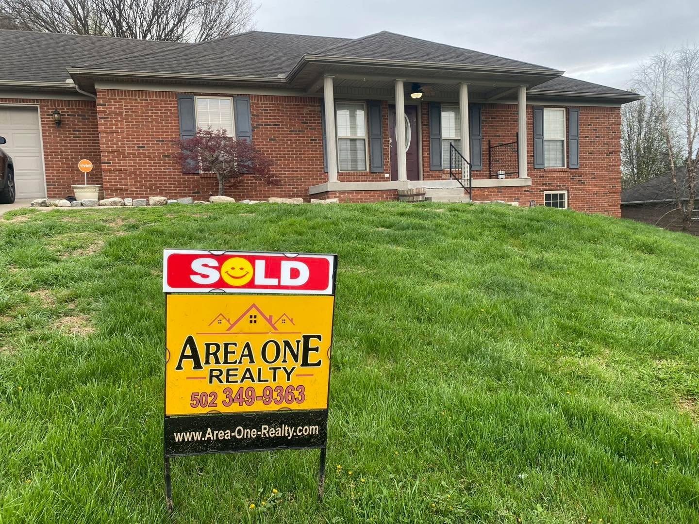 ‼️🏡‼️SOLD‼️🏡‼️SOLD‼️🏡‼️SOLD

Another great Bardstown home 🏡 SOLD by Mike &amp; Kathy Ballard of Area One Realty at 105 Springhill Drive!! Thank you to our great sellers  for putting their trust &amp; confidence in us at Area One Realty to get the