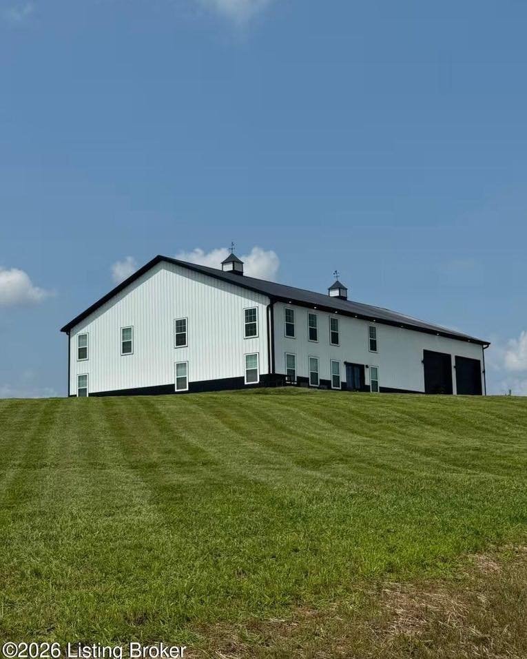 🏡🌸 Beautiful 🤩 Barndominium🏡 🌸
Complete Turn-Key Short Term Rental, Grossing 120k+ Annually with over 2 years booking history located at 2585 Manton Rd located in historic Bardstown, Ky offered by Bailey Mashburn of Area One Realty

This AMAZING