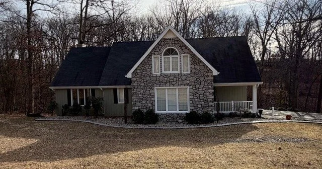 🌧️ ☔️ April showers bring May flowers 🌺 and the perfect opportunity to find your dream home! 🏡 With a fresh season comes fresh listings, giving you an excellent selection of beautiful homes 🏡 to choose from. Whether you&rsquo;re looking for more 