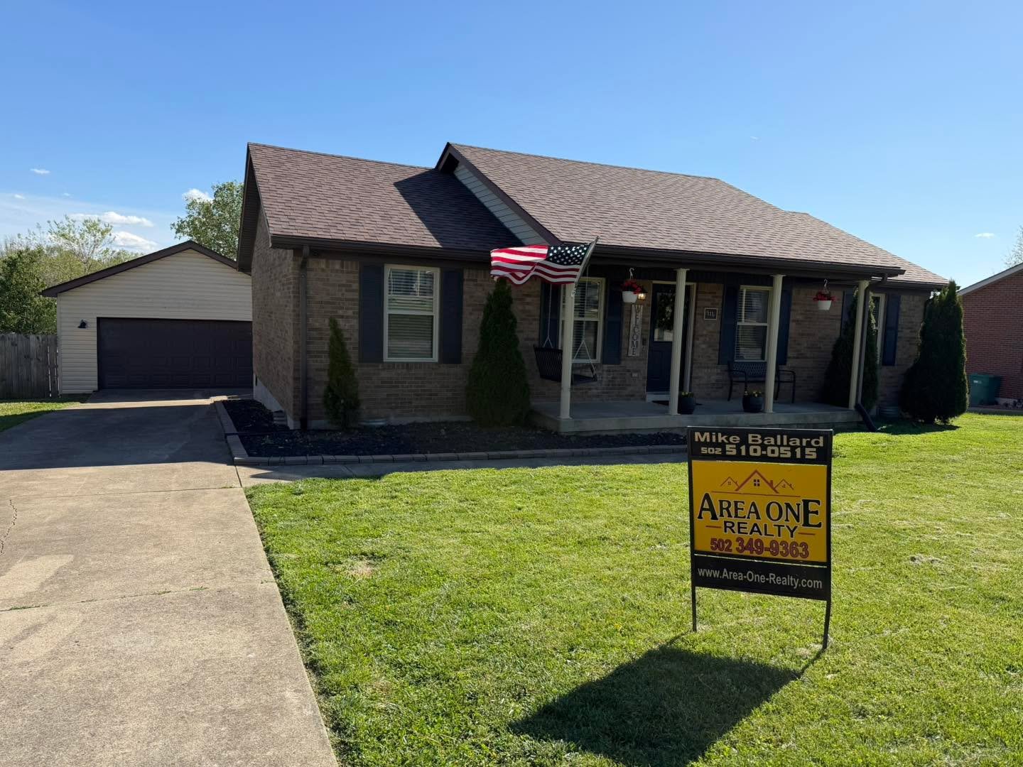🌷🏡Let&rsquo;s go take a look 👀  at Area One Realty&rsquo;s Newest Listing at 111 Faith Avenue located in the small town community of Bloomfield, Ky offered by Mike &amp; Kathy Ballard🏡🌷

🏡🌷Serene country atmosphere awaits you with this lovely 