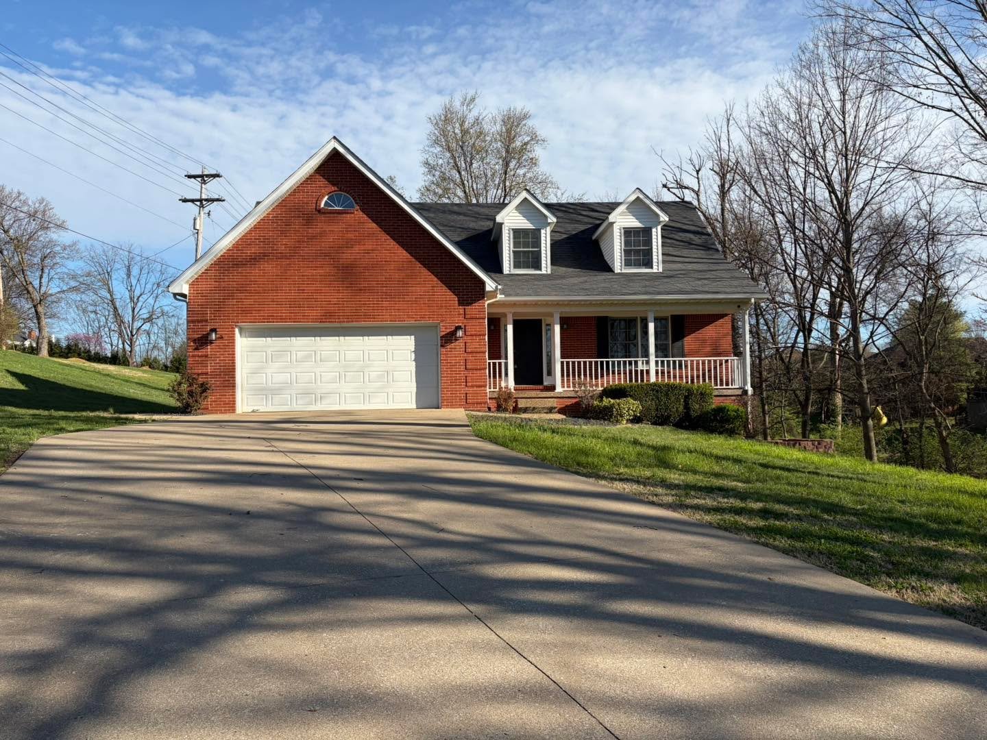 🌸Let&rsquo;s go take a look 👀 at Area One Realty&rsquo;s beautiful in town home 🏡 located at 111 N Salem Drive in historic Bardstown, Ky! 🏡 offered by Mike &amp; Kathy Ballard🌸

This lovely  home 🏡 offers:
🌸3 Bedrooms 🛌 
🏡3.5 Baths 🛀 
🌸fin