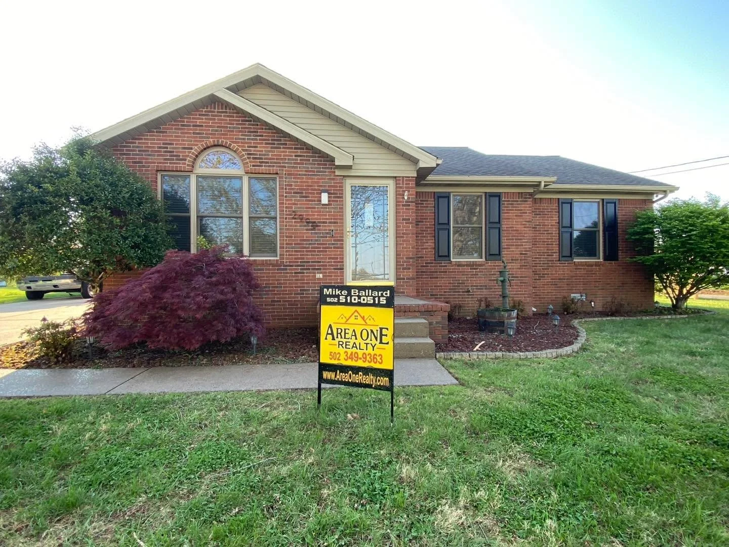 💥🏡NEW LISTING💥NEW LISTING💥🏡

🏡🌷Blink &amp; you will miss Area One Realty&rsquo;s Wonderful New Listing at 2990 Poplar Flat Road offered by Mike &amp; Kathy Ballard🌷💥

🌷🏡Updated 3 Bedroom 2 Bath brick ranch style home with Detached 2 car ga