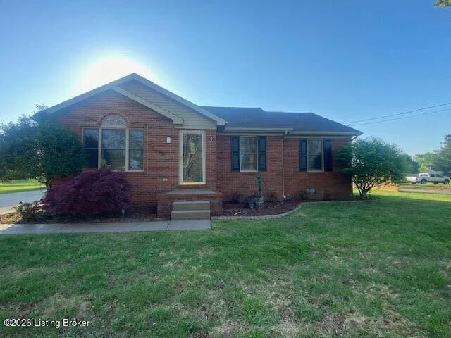 🏡🌷Let&rsquo;s take a look at  Area One Realty&rsquo;s GREAT NEW LISTING at 2990 Poplar Flat Rd.  Located in the Woodlawn area of Historic Bardstown, Ky offered by Mike &amp; Kathy Ballard (owner/agent)of Area One Realty🌷🏡

This wonderful updated 