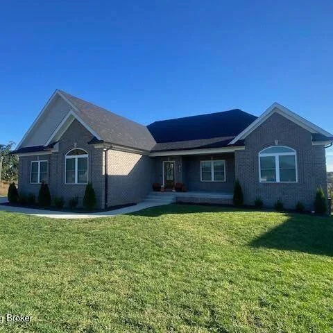 🌸🌺🌸Check out this beautiful home🏡 
at 416 Palmetto Way located in the Rowan Hills neighborhood of historic Bardstown, Ky offered by Mike &amp; Kathy Ballard🌸🌺🌸

This stunning home 🏡 offers:
🌺3 Bedrooms 🛌 
🏡2.5 Bath🛁 
🌸desirable open conc