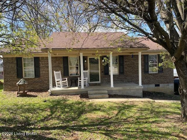 🌸🌷Great First Homebuyer Opportunity awaits you at 404 Susannah Avenue in historic Bardstown, Ky offered by Mike &amp; Kathy Ballard. 🌷🌸

This GREAT home 🏡 offers:
🌷 Three bedrooms 🛌 
🌸 Two Baths 🛀 
🌷 brick ranch style home 🏡 
🌸 Laminate &