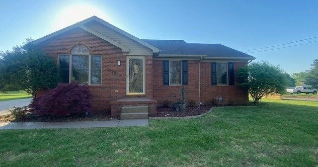 ☀️ Beautiful Sunny Saturdays are perfect for dreaming 💭 about your next chapter&mdash;and maybe even finding the place you&rsquo;ll call home 🏡 Imagine sipping coffee ☕️ on a brand-new porch, hosting friends in a space that finally fits your lifest