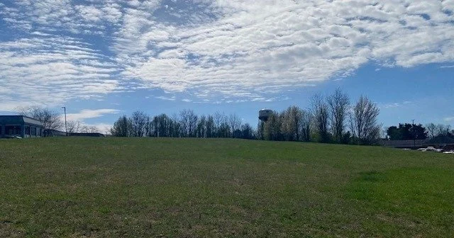 💥COMMERCIAL 💥COMMERCIAL💥
 Whether you&rsquo;re searching for the perfect office space or planning to build your own, Area One Realty has you covered every step of the way. From a ready-to-move-in location to a high traffic building site we make yo