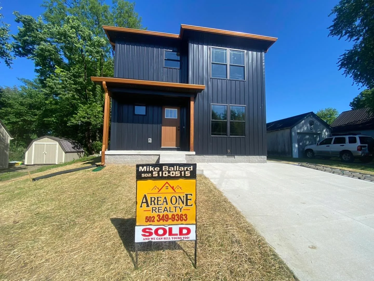 💥‼️💥SOLD💥‼️💥SOLD💥‼️💥SOLD

Another Amazing Bardstown home 🏡 SOLD by Mike &amp; Kathy Ballard of Area One Realty!  Many thanks to our repeat sellers for putting their trust &amp; confidence in Area One Realty to get your  beautiful new construct