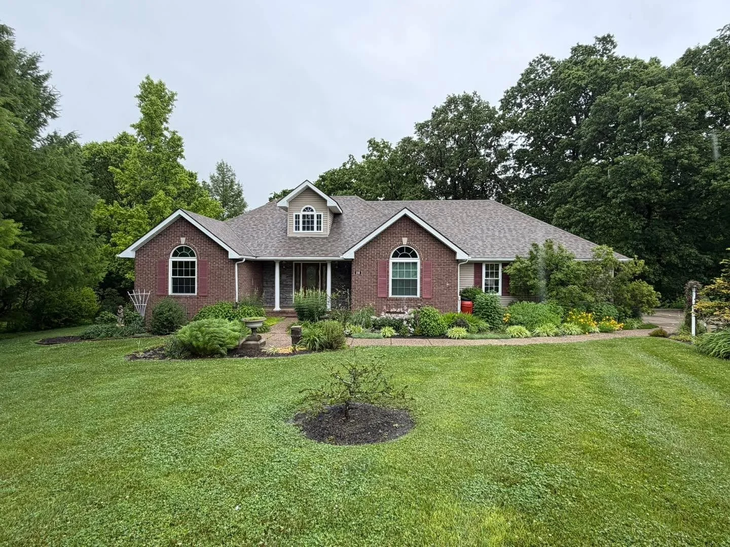 💥NEW LISTING💥NEW LISTING💥

🌸🏡🌺Area One Realty has a GREAT New Listing at 206 Meadows Ridge Drive located in Nazareth Meadows  in historic Bardstown, Ky offered by Mike &amp; Kathy Ballard. 🌺🏡🌸

This GREAT home 🏡 offers:
🌸 4 Bedrooms 🛌 
🌺