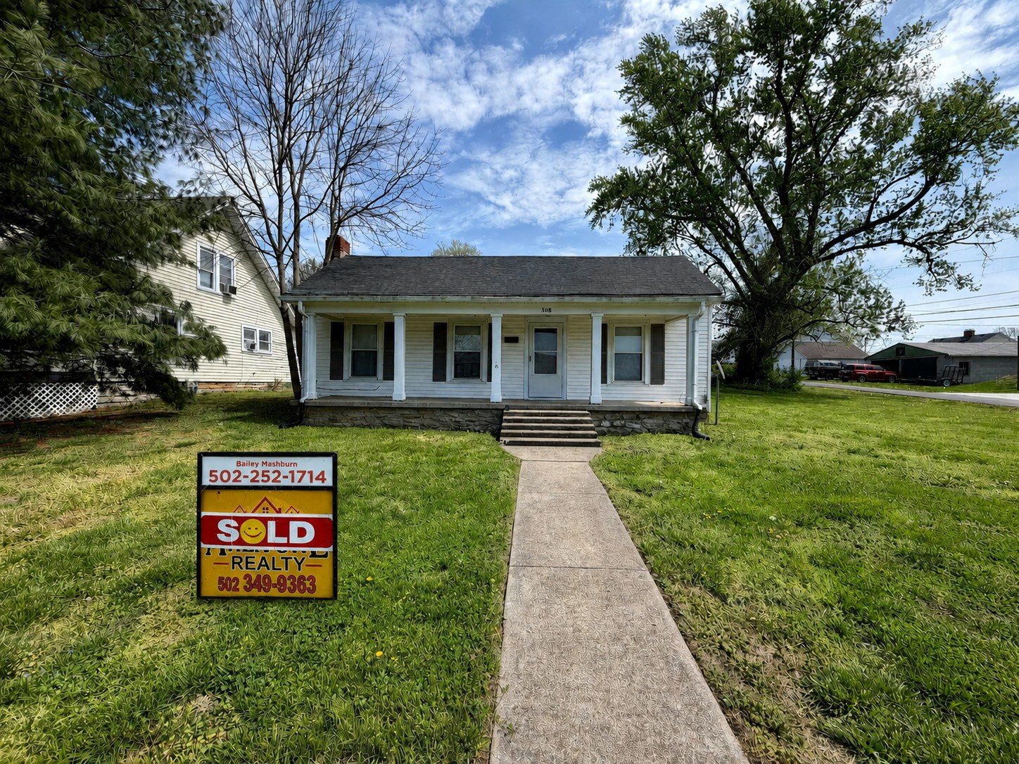 📣SOLD📣

This Polk Street home🏠 has officially changed hands, and we could not be happier for everyone involved. Thank you to the sellers for trusting Bailey Mashburn and Area One Realty to represent your property and help bring this transaction to