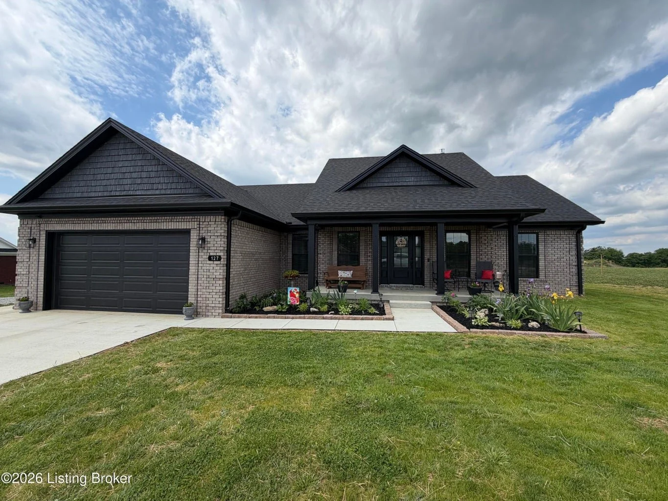 🌸🌼Ready to blossom into your next chapter? This home could be the perfect place! Let&rsquo;s go take a look at 📍 127 Hidden Valley Dr., Bardstown, KY, offered by Mike &amp; Kathy Ballard of Area One Realty! 🌼🌸

This home offers:
🌸 3 Bedrooms 🛌
