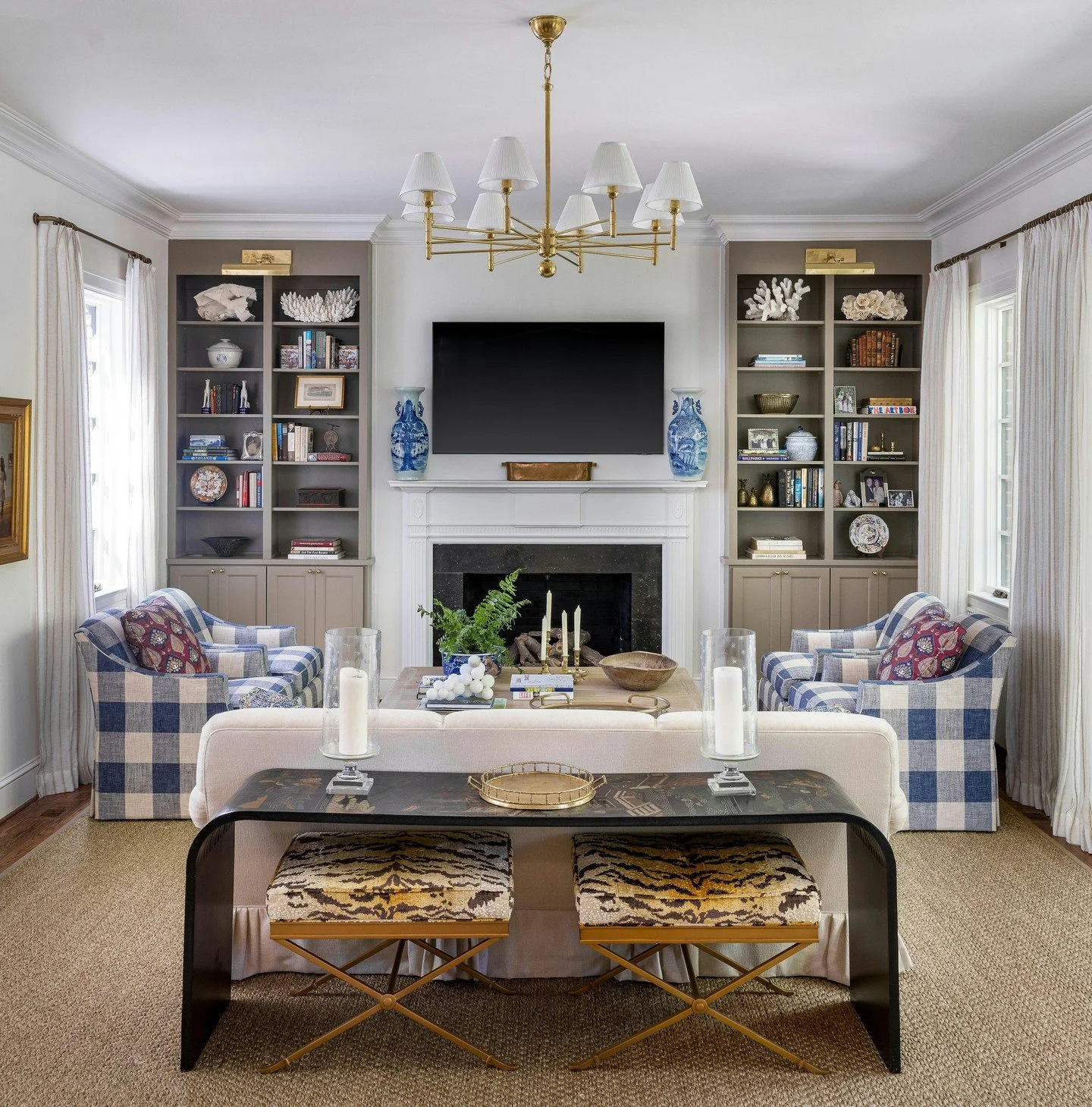 Timeless design that feels layered yet effortless. Bold checks, soft neutrals, and an unexpected dose of animal print. 🐅

Photographer: @ellis_creek_photography

#LuxuryInteriors #InteriorDesign #ResidentialDesign #CustomDesign #DesignInspiration #L