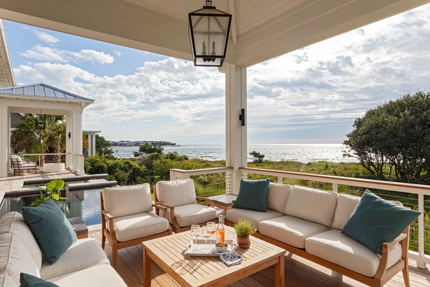 This is seaside living. ✨️ Pure ease and coastal air...

Architecture: @herlongarchitects
Builder: @phillip_smith_contractor 
Photographer: @julialynnphotography

#LuxuryInteriorDesign #InteriorDesign #CoastalDesign #SullivansIslandStyle #DesignInspi